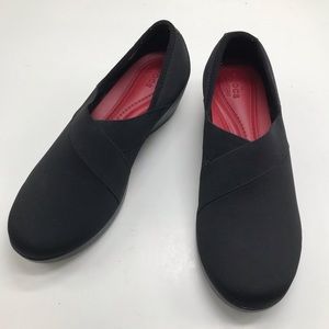 Crocs Black Busy Day Stretch Asymmetrical Clog 10